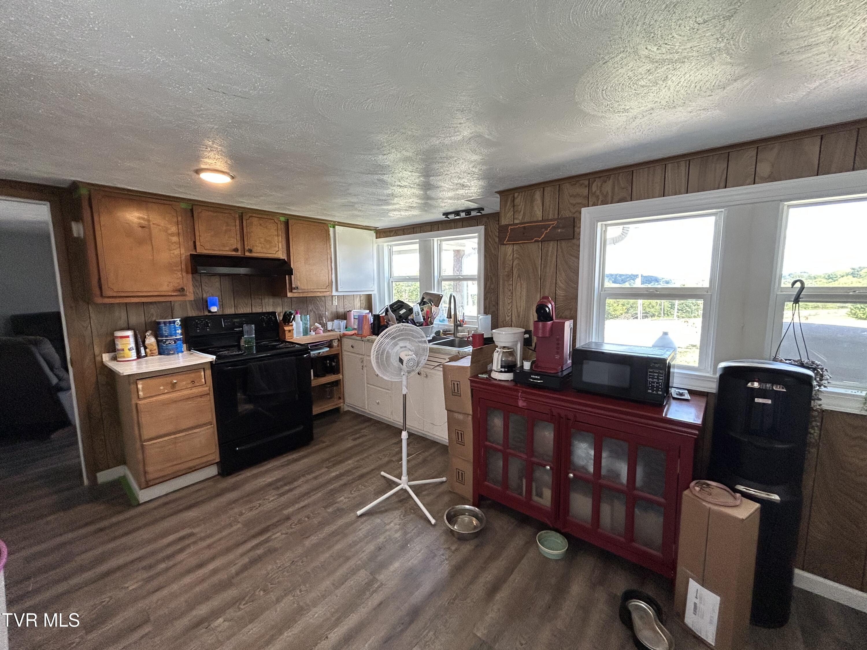 479 Pigeon Creek Road Greeneville, TN 37743 - Photo 8 of 32 IMG_3607