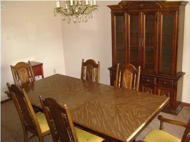 545 Richardson Road DeFuniak Springs, FL 32433 - Photo 8 of 22 a dining room with furniture and wooden floor