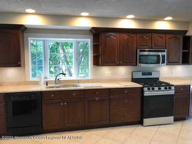 209 Perrine Avenue Long Branch, NJ 07740 - Photo 5 of 17 IMG_9452