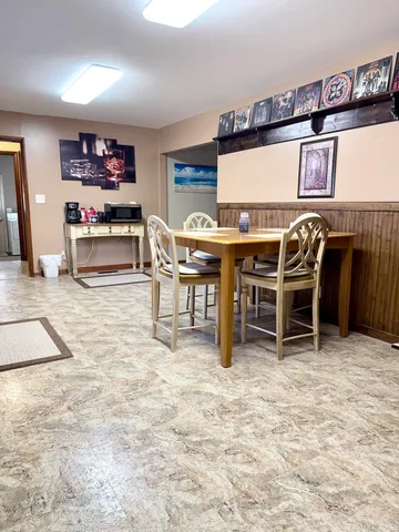 $195,000 | 4296 Highway 32, Union City, IN 47390