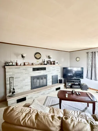 $185,000 | 4296 Highway 32, Union City, IN 47390