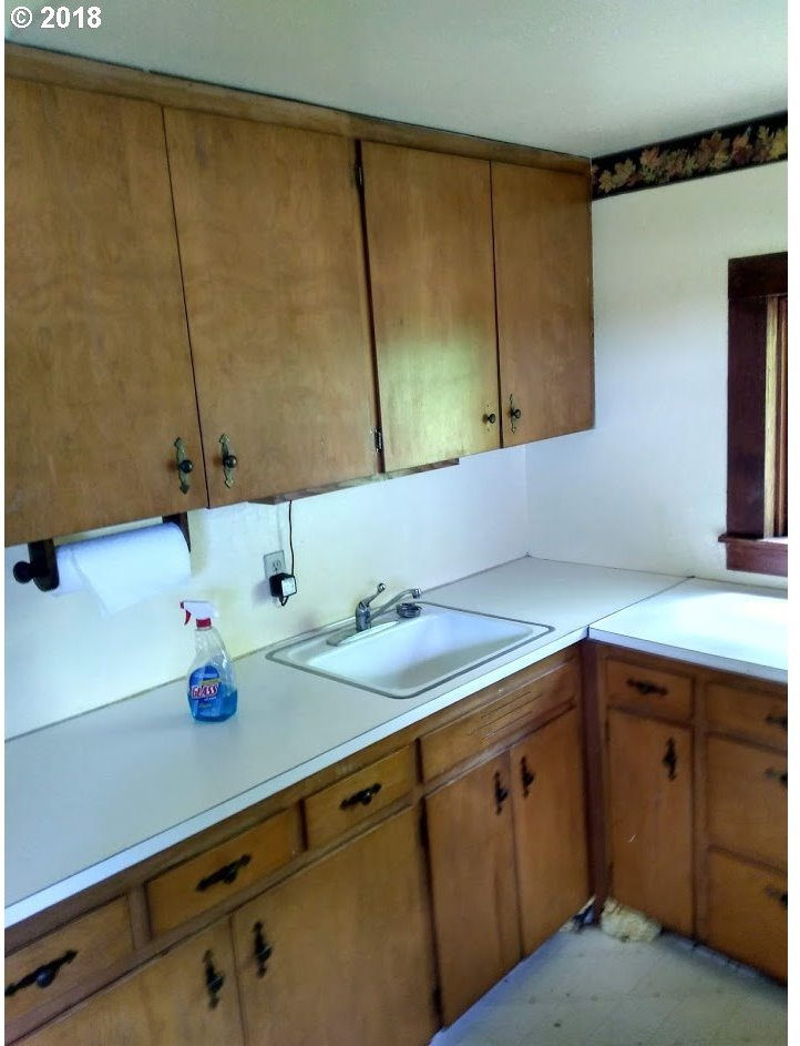 230 Elm Avenue Reedsport, OR 97467 - Photo 13 of 22