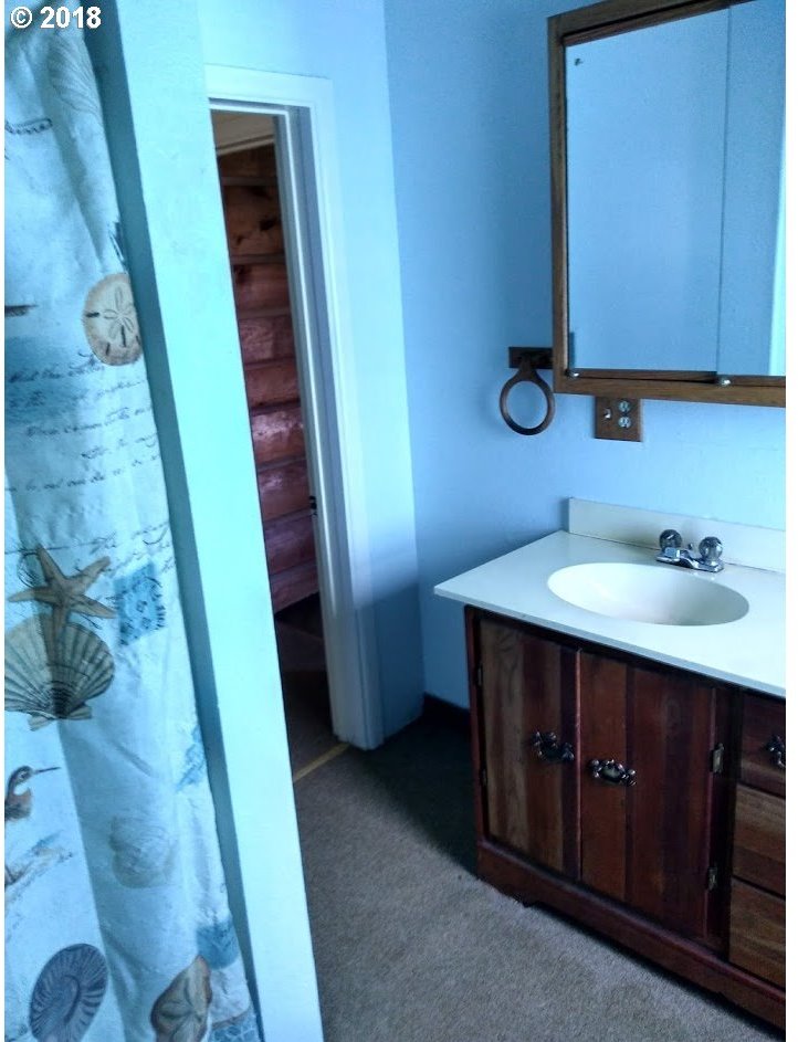 230 Elm Avenue Reedsport, OR 97467 - Photo 16 of 22