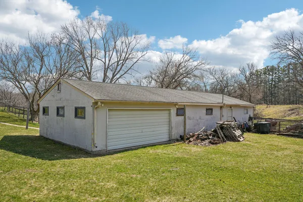 $750,000 | S102-w33389 County Road East, Mukwonago, WI 53149