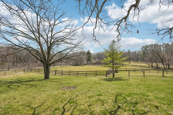 $750,000 | S102-w33389 County Road East, Mukwonago, WI 53149