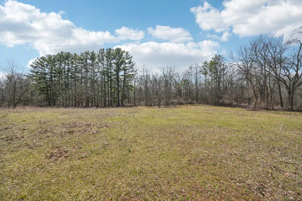 $750,000 | S102-w33389 County Road East, Mukwonago, WI 53149