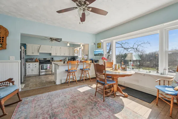 $750,000 | S102-w33389 County Road East, Mukwonago, WI 53149