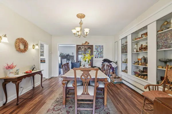 $750,000 | S102-w33389 County Road East, Mukwonago, WI 53149