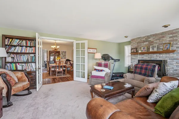 $750,000 | S102-w33389 County Road East, Mukwonago, WI 53149