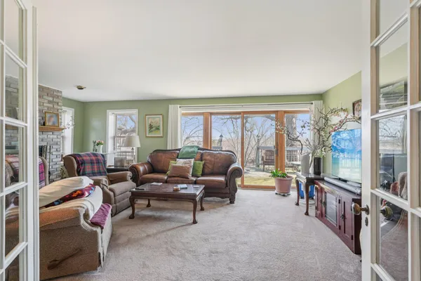 $750,000 | S102-w33389 County Road East, Mukwonago, WI 53149