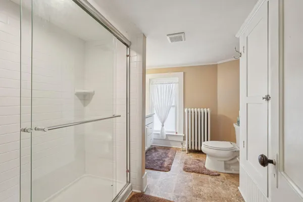 $750,000 | S102-w33389 County Road East, Mukwonago, WI 53149