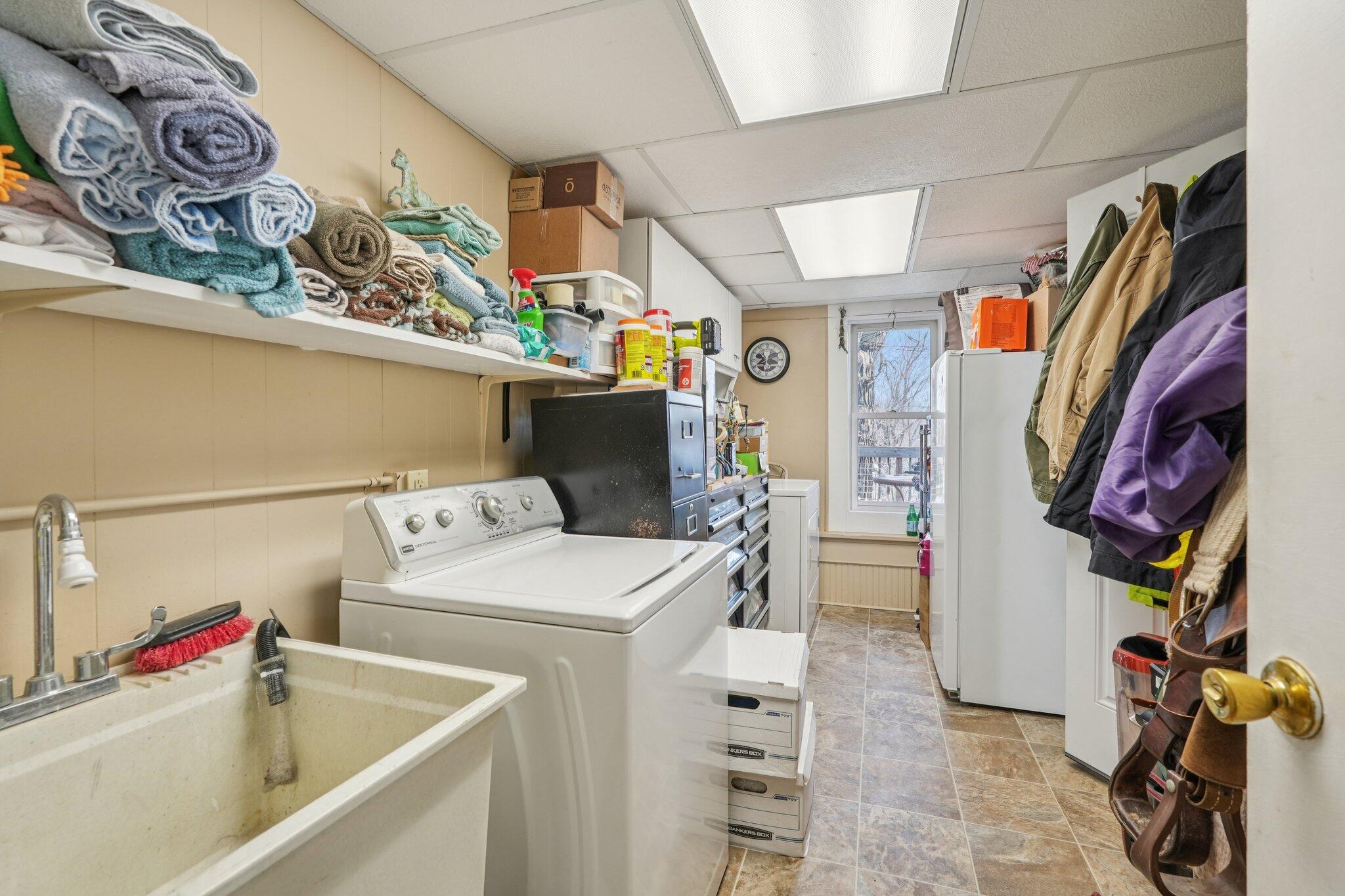 S102-w33389 County Road East Mukwonago, WI 53149 - Photo 35 of 49 Mud Room