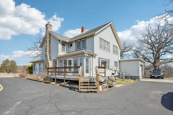 $750,000 | S102-w33389 County Road East, Mukwonago, WI 53149