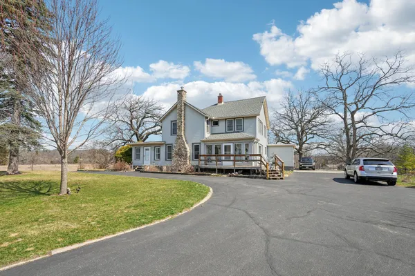 $750,000 | S102-w33389 County Road East, Mukwonago, WI 53149