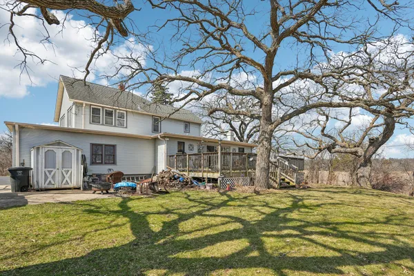 $750,000 | S102-w33389 County Road East, Mukwonago, WI 53149