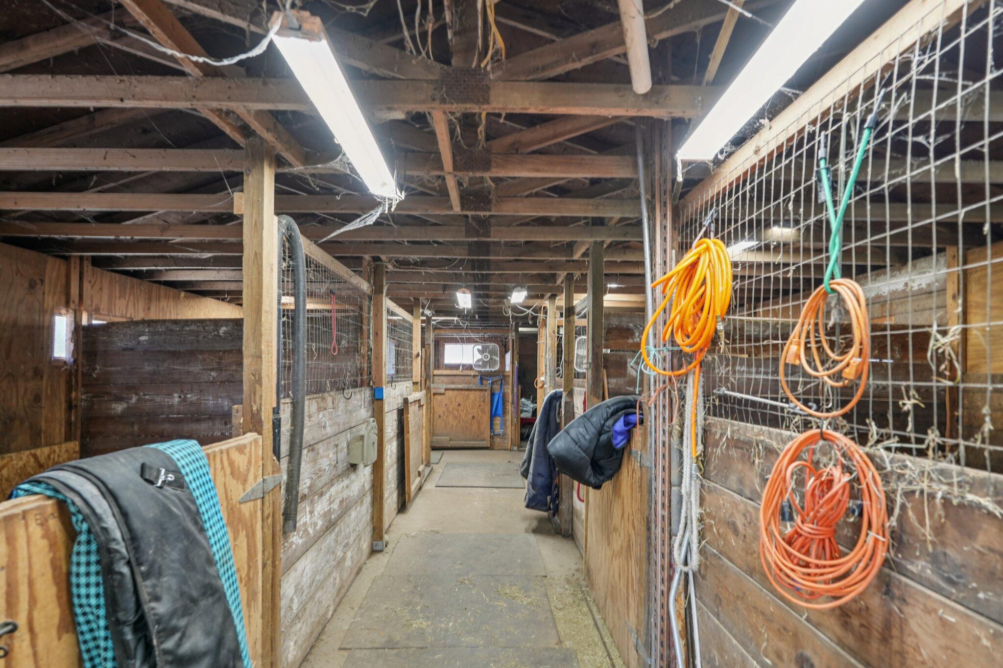 S102-w33389 County Road East Mukwonago, WI 53149 - Photo 10 of 49 36