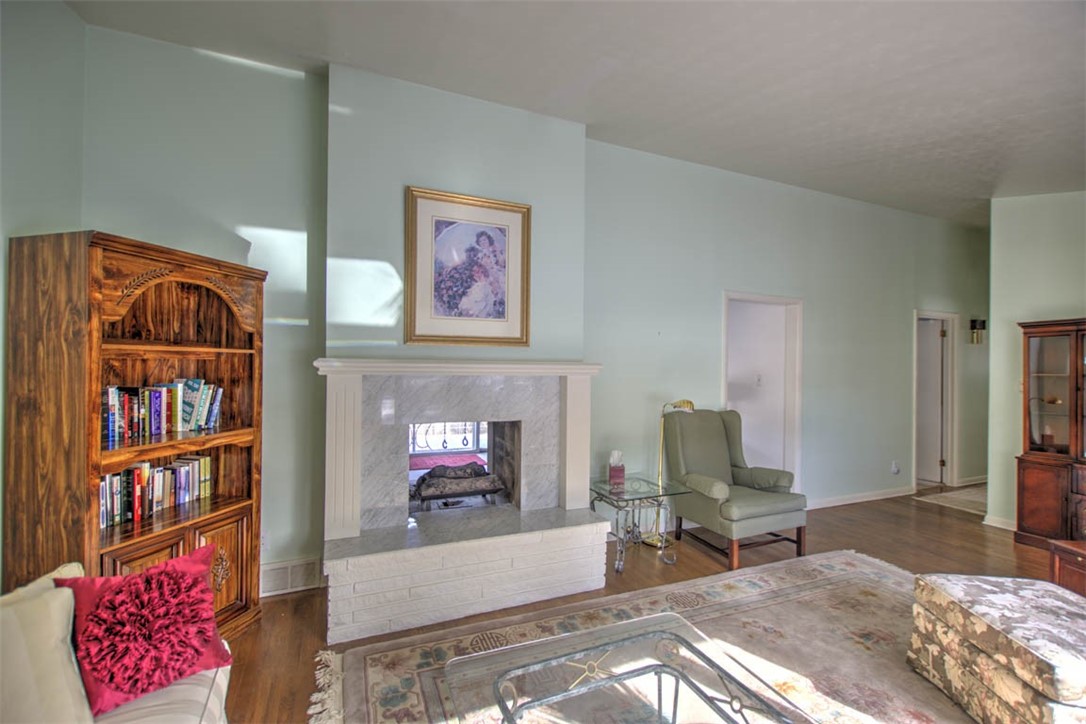 246 Southmoreland Place Decatur, IL 62521 - Photo 6 of 23 Gallery Image 6