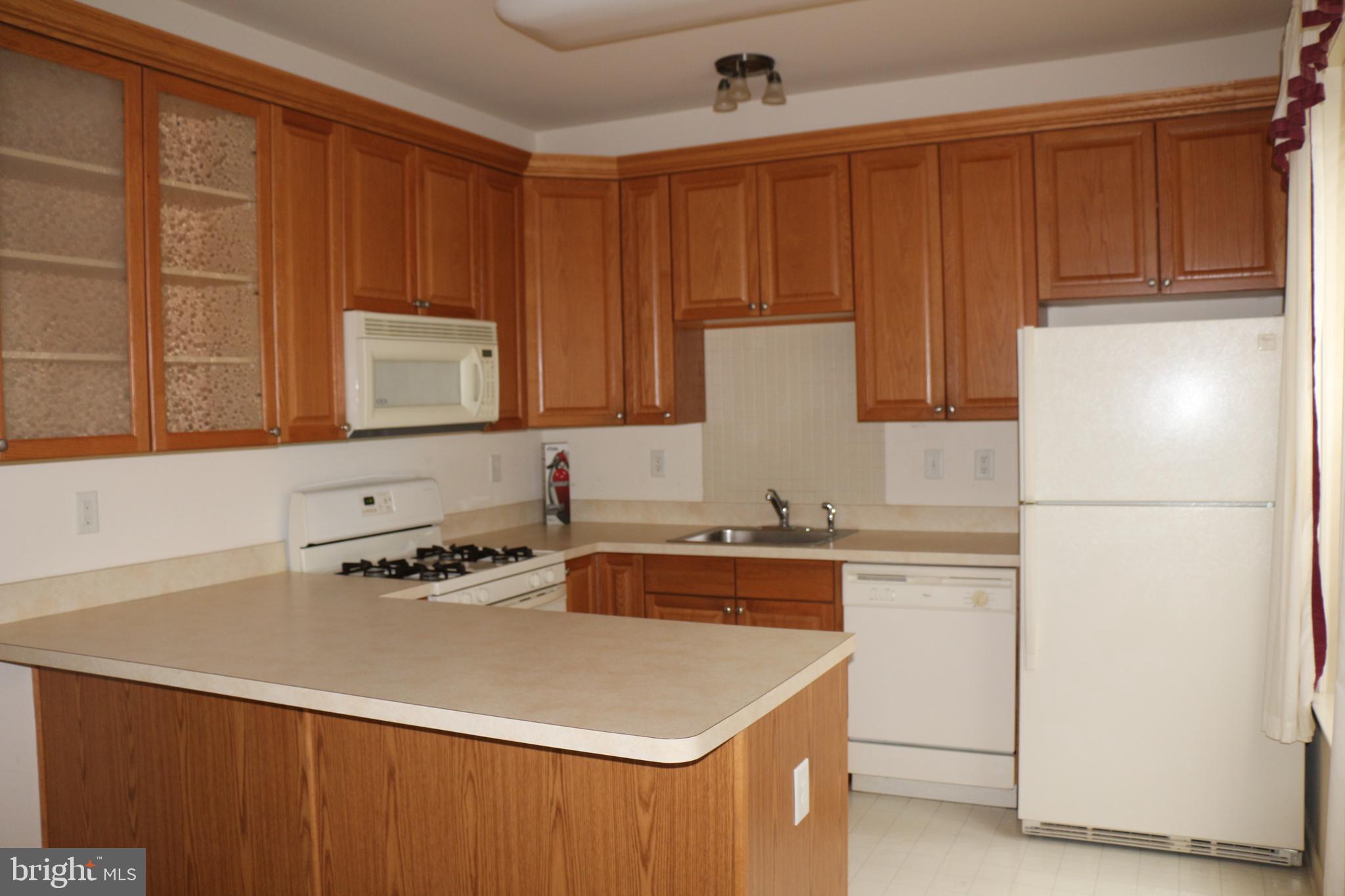75 Kyle Way Ewing, NJ 08628 - Photo 3 of 15