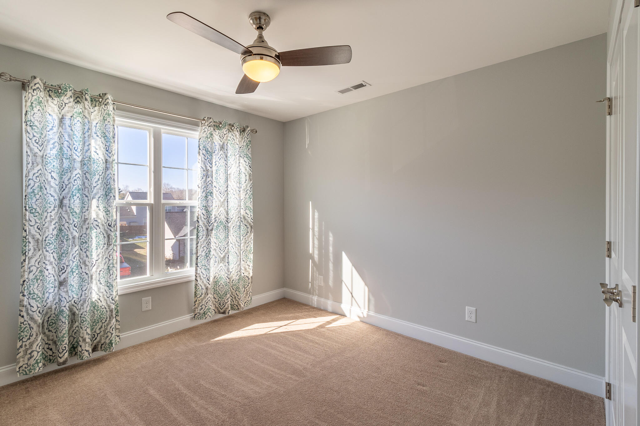 562 Suffolk Road Johnson City, TN 37615 - Photo 25 of 31 JG5A1675-HDR
