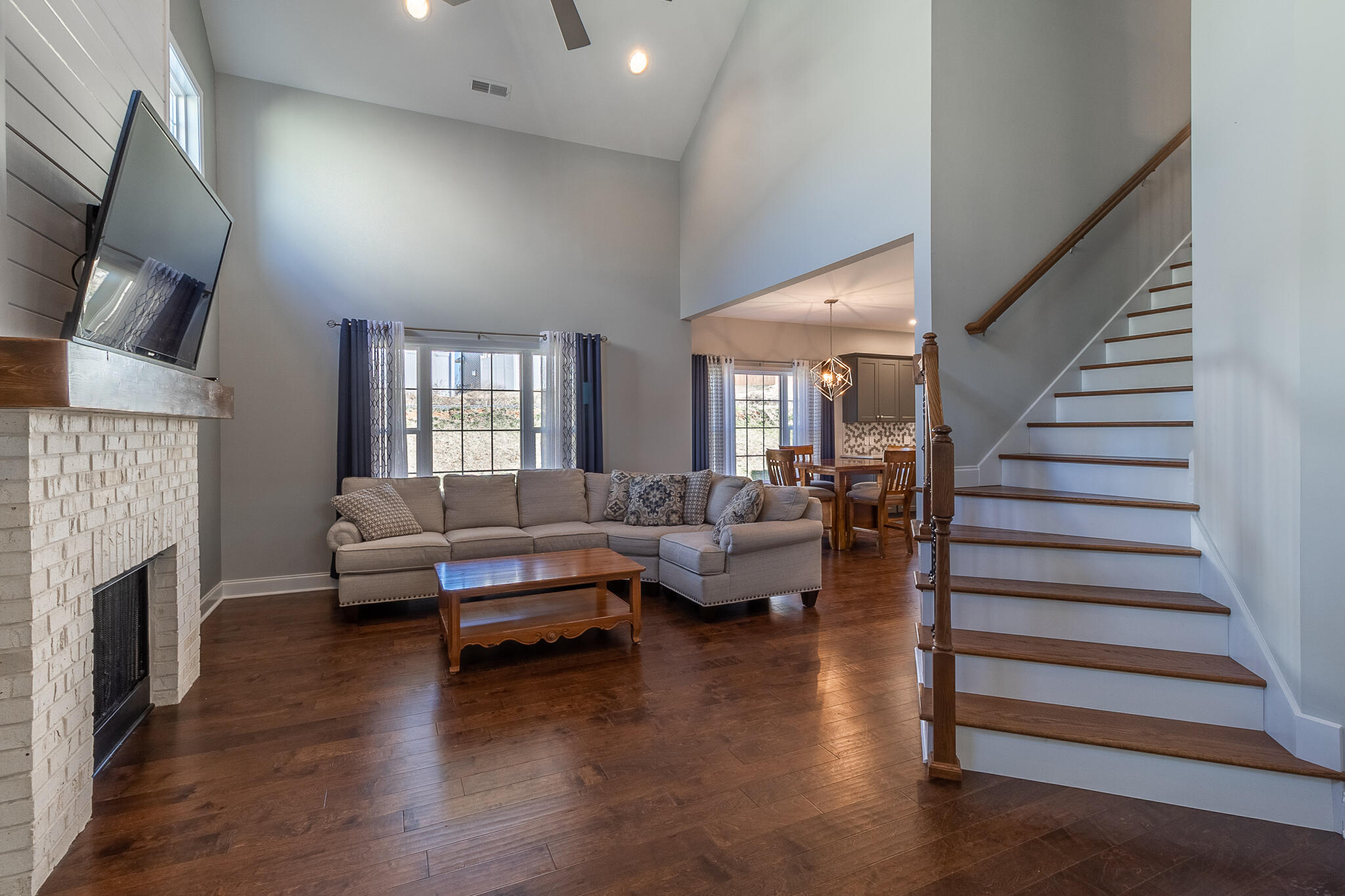 562 Suffolk Road Johnson City, TN 37615 - Photo 4 of 31 JG5A1630-HDR