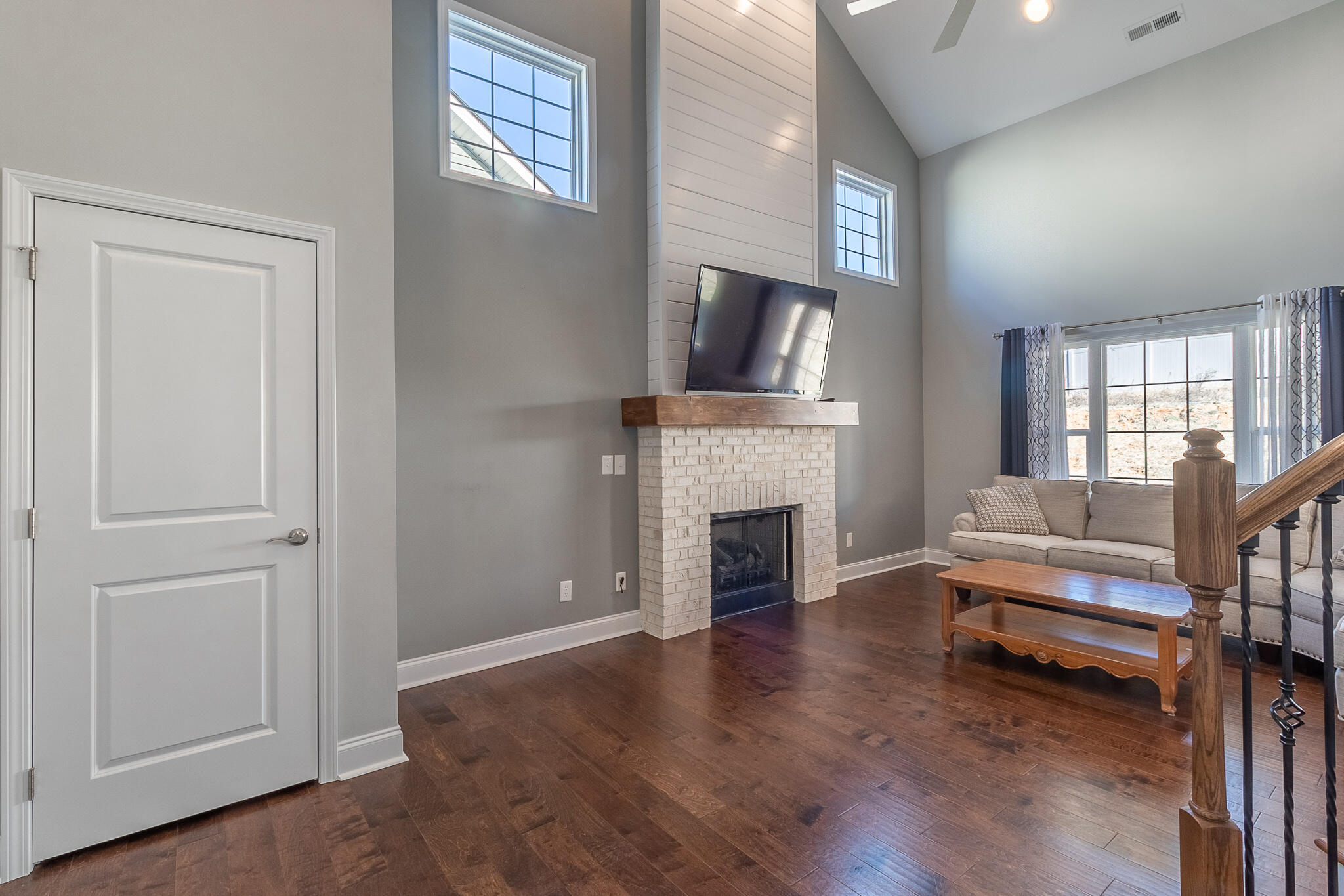 562 Suffolk Road Johnson City, TN 37615 - Photo 5 of 31 JG5A1632-HDR
