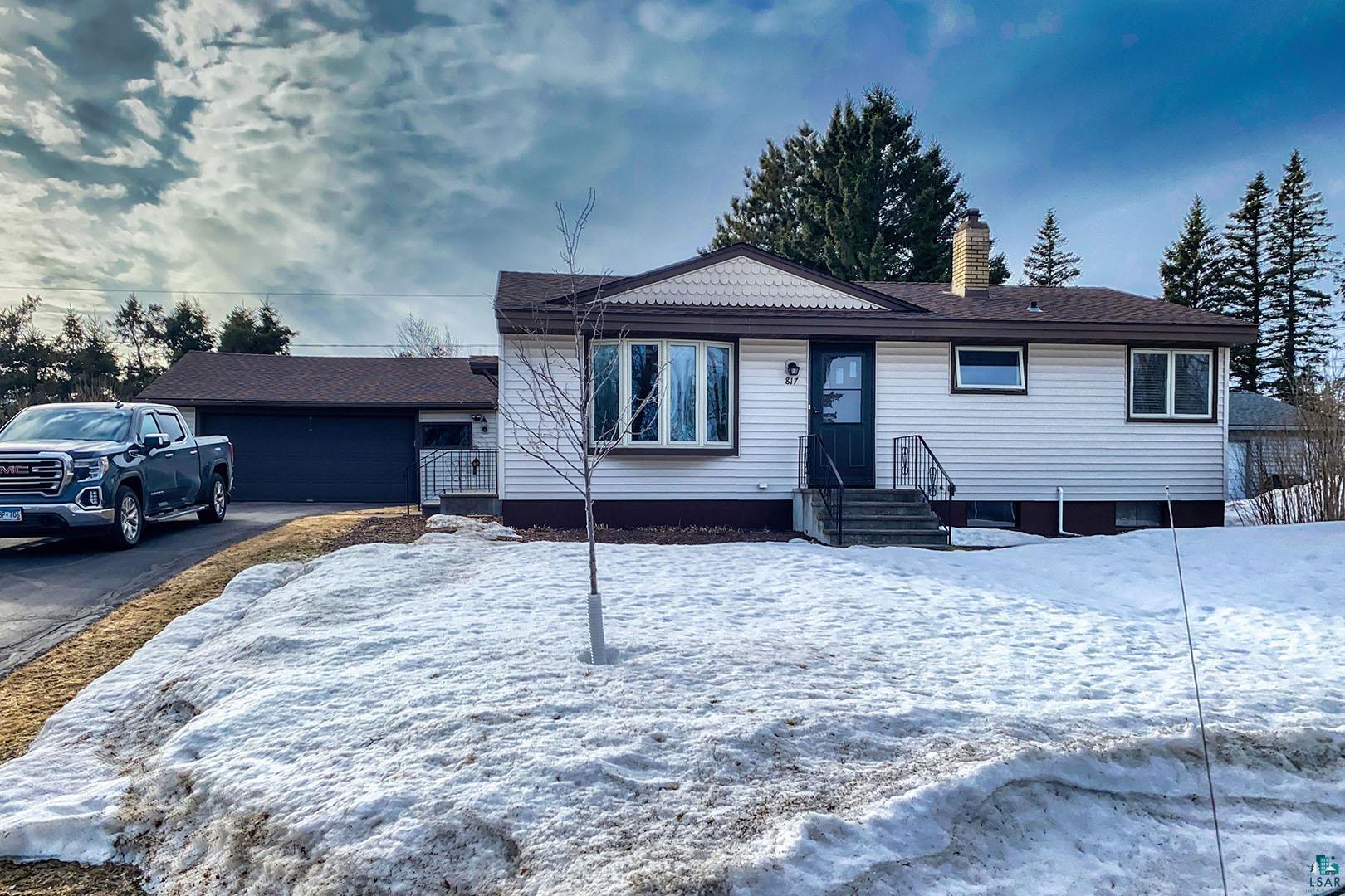 817 Maple Bend Drive Duluth, MN 55811 - Photo 2 of 33