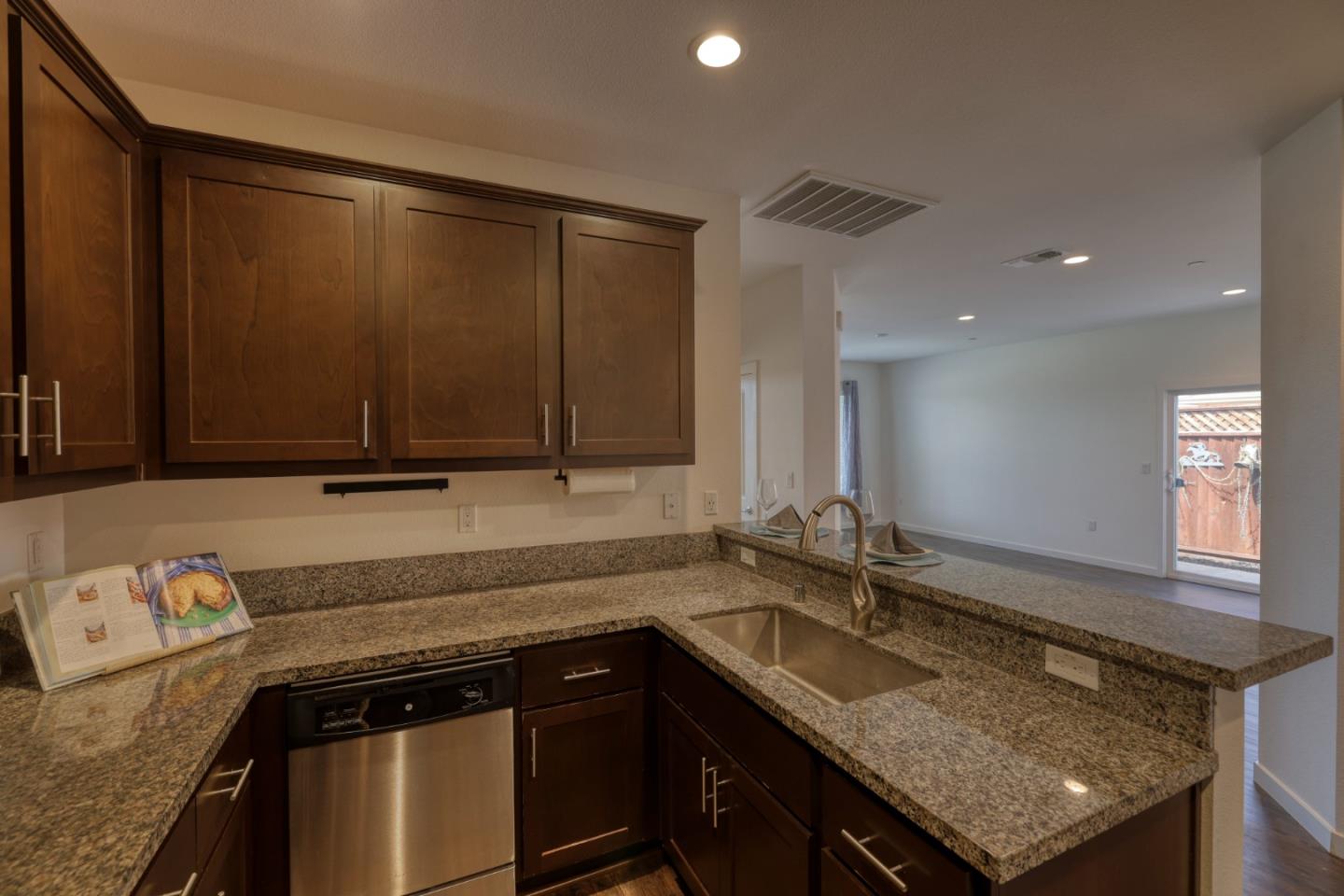 915 Rogge Road Salinas, CA 93906 - Photo 8 of 18