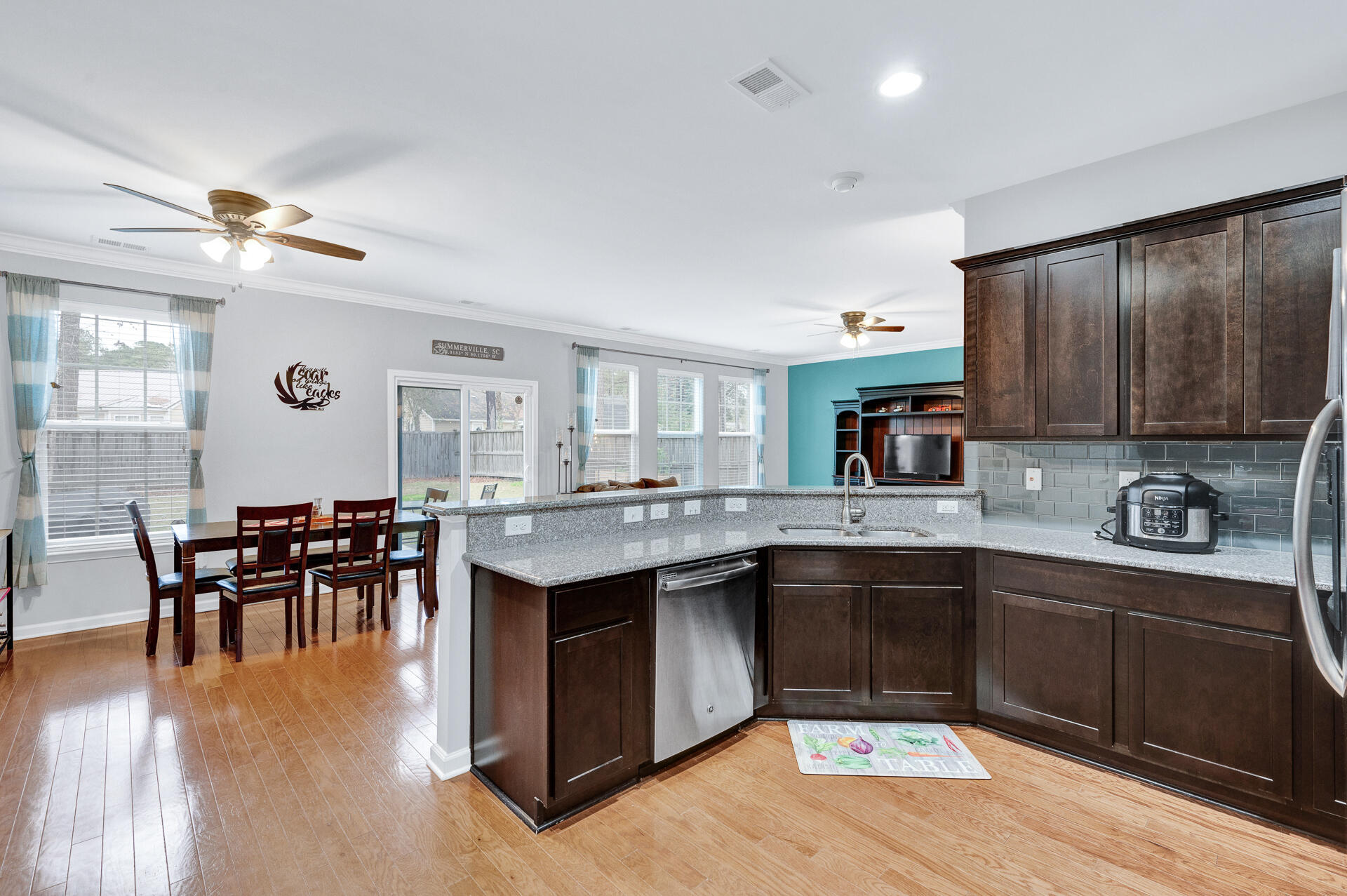 148 Hickory Ridge Way Summerville, SC 29483 - Photo 10 of 30 148HickoryRidge-10