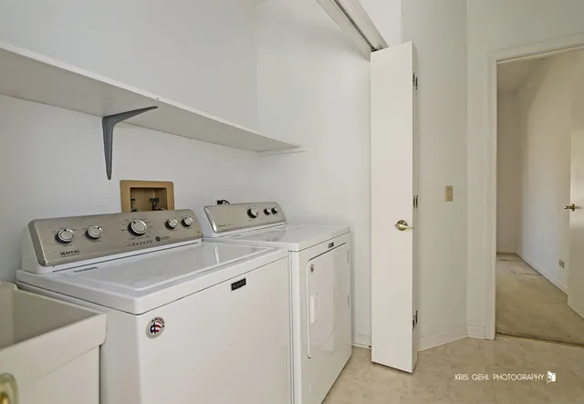 $675,000 | 2407 Wentworth Lane, Aurora, IL 60502