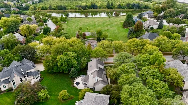 $675,000 | 2407 Wentworth Lane, Aurora, IL 60502