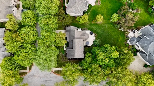 $675,000 | 2407 Wentworth Lane, Aurora, IL 60502