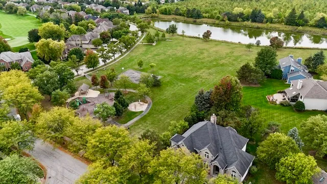$675,000 | 2407 Wentworth Lane, Aurora, IL 60502
