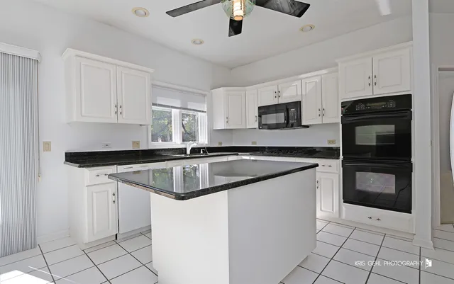 $675,000 | 2407 Wentworth Lane, Aurora, IL 60502