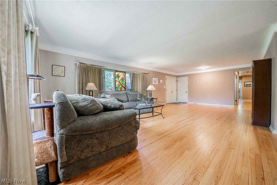 23225 Bryden Road Shaker Heights, OH 44122 - Photo 6 of 39 Living Room