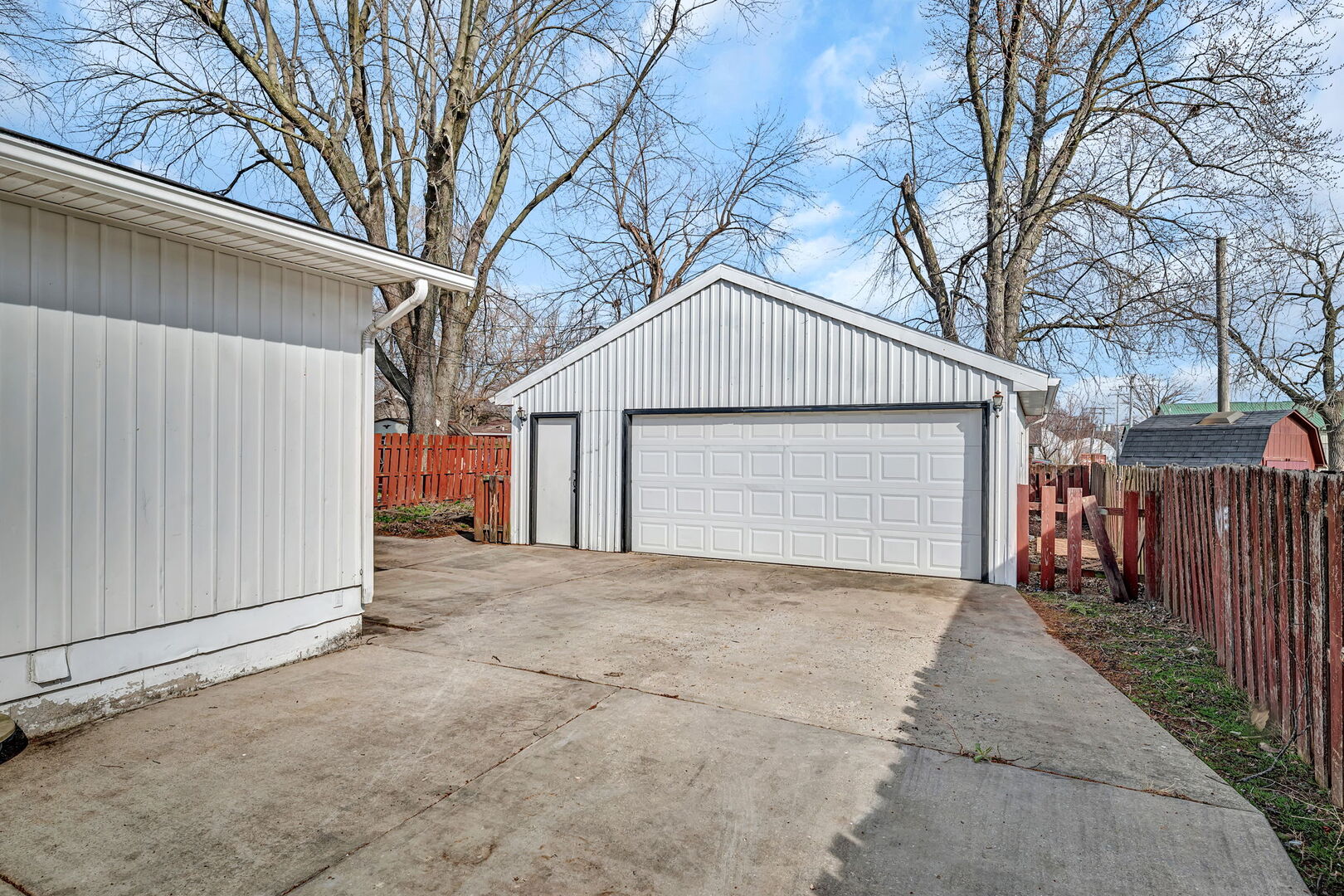 816 2nd Avenue Morris, IL 60450 - Photo 28 of 31 a house with trees in front of it