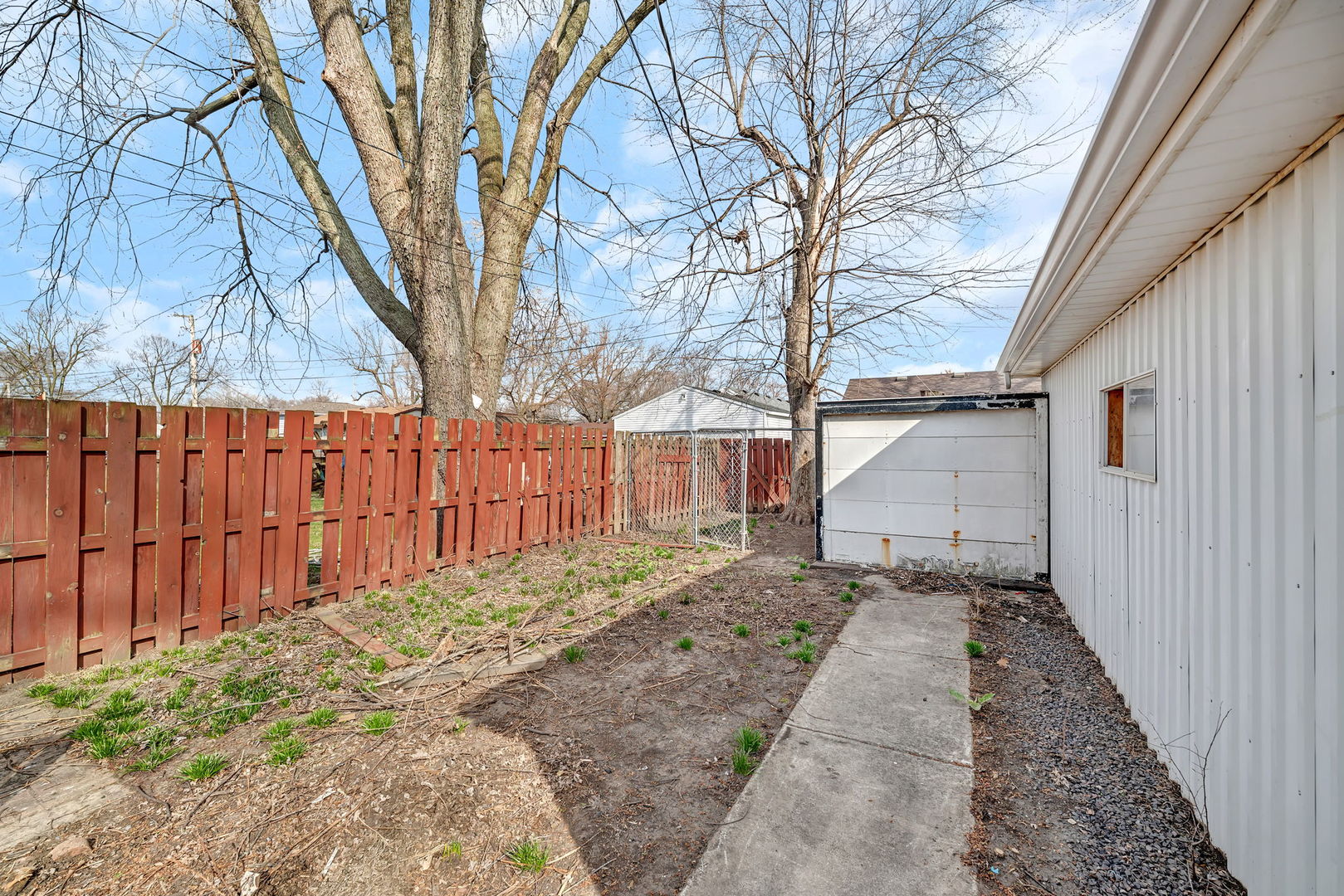 816 2nd Avenue Morris, IL 60450 - Photo 31 of 31 a backyard of a house