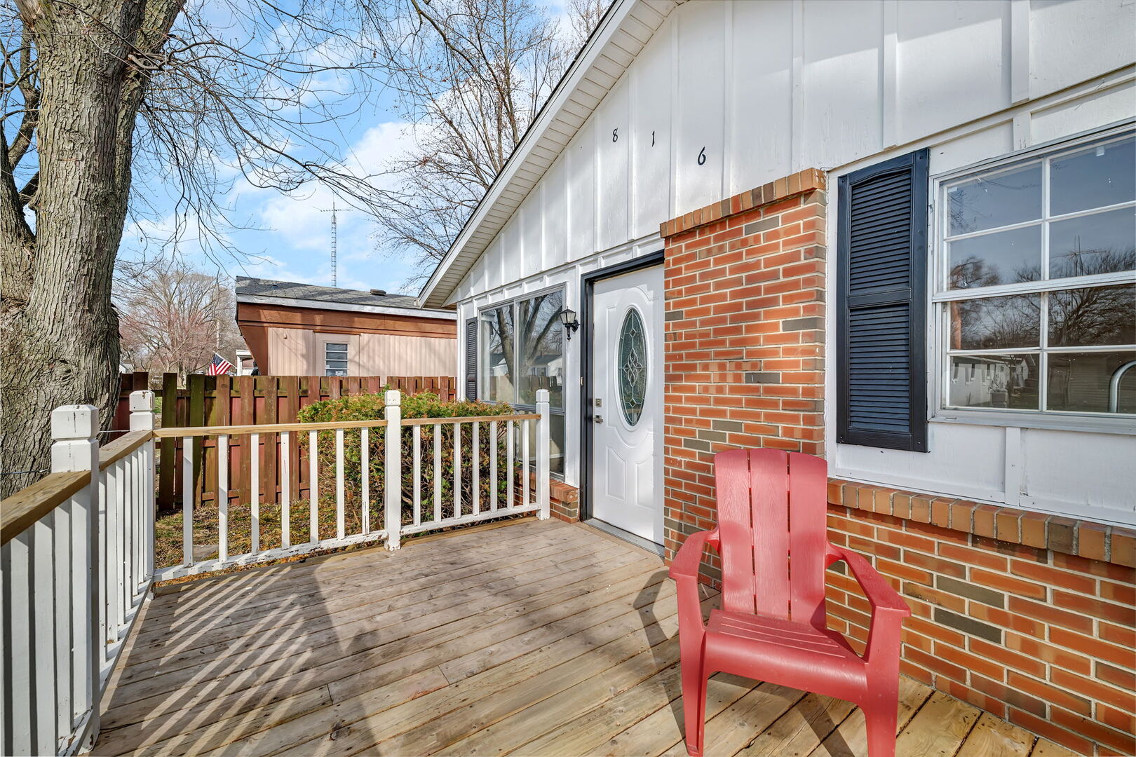 816 2nd Avenue Morris, IL 60450 - Photo 4 of 31 a porch with seating space