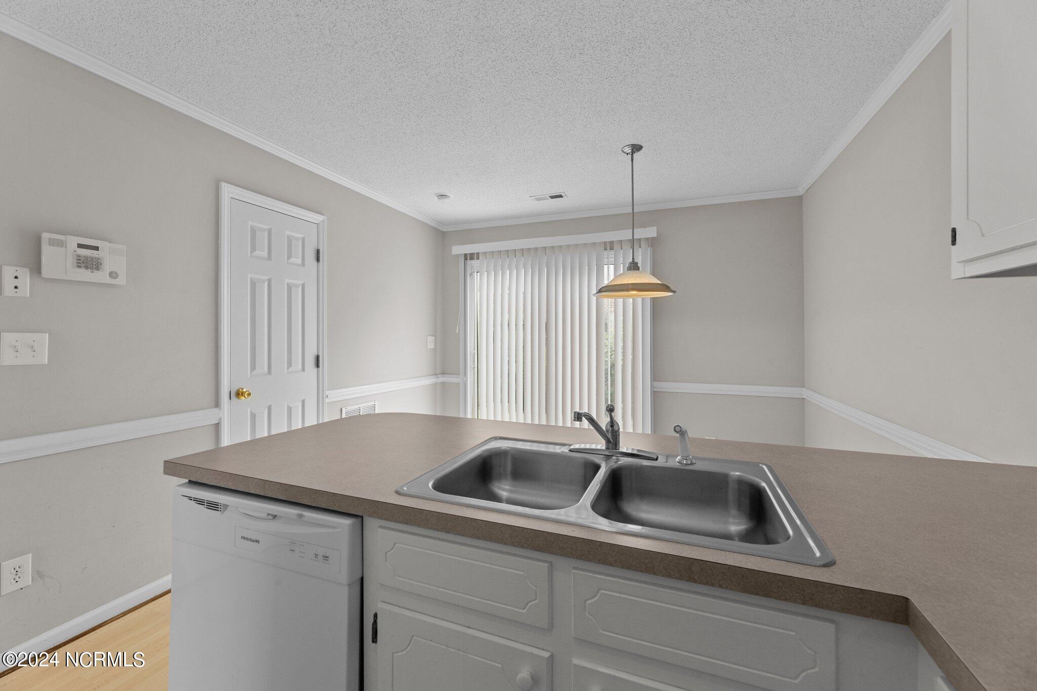 934 Spring Forest Road, Unit A5 Greenville, NC 27834 - Photo 16 of 48 18-web-or-mls-_S0A0053