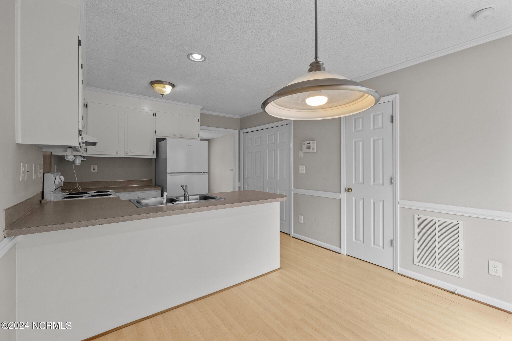 934 Spring Forest Road, Unit A5 Greenville, NC 27834 - Photo 19 of 48 13-web-or-mls-_S0A0032