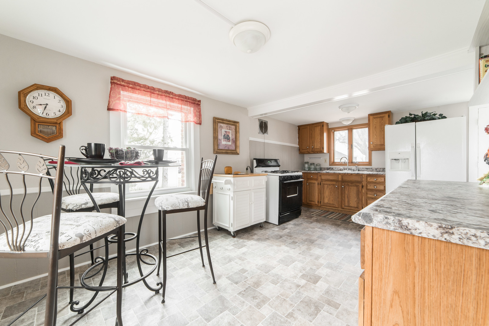 422 Pine Street DeKalb, IL 60115 - Photo 11 of 33