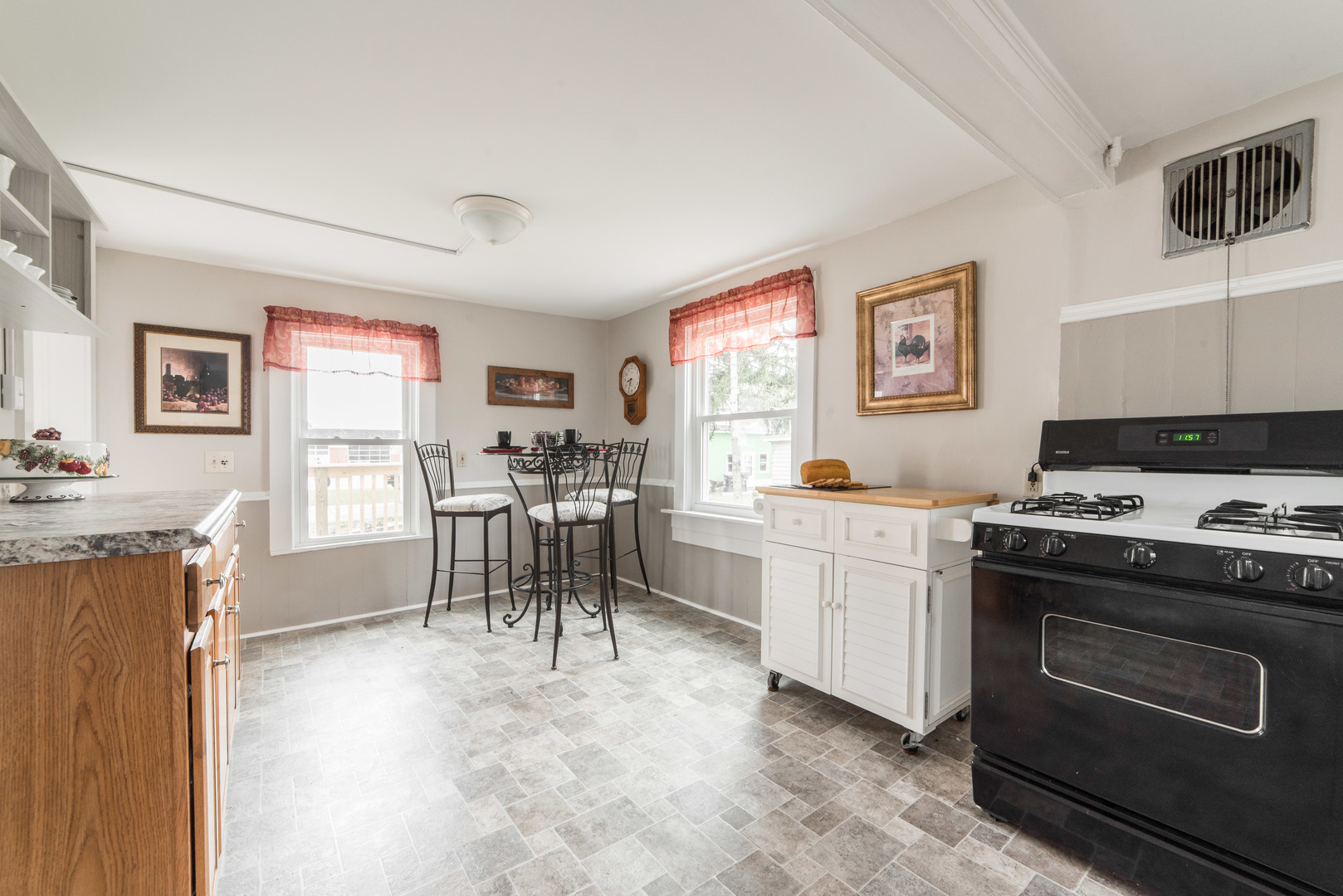 422 Pine Street DeKalb, IL 60115 - Photo 13 of 33