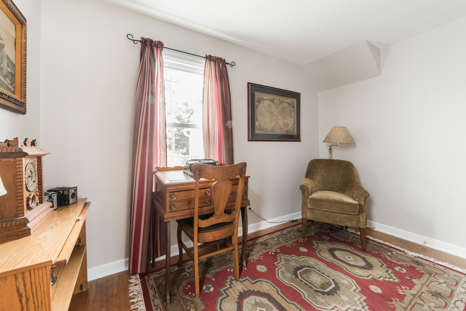 422 Pine Street DeKalb, IL 60115 - Photo 8 of 33