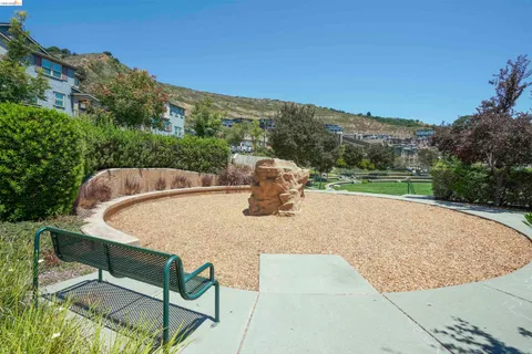 $575,000 | 6246 Boulder Lane, Unit 4807, Oakland, CA 94605