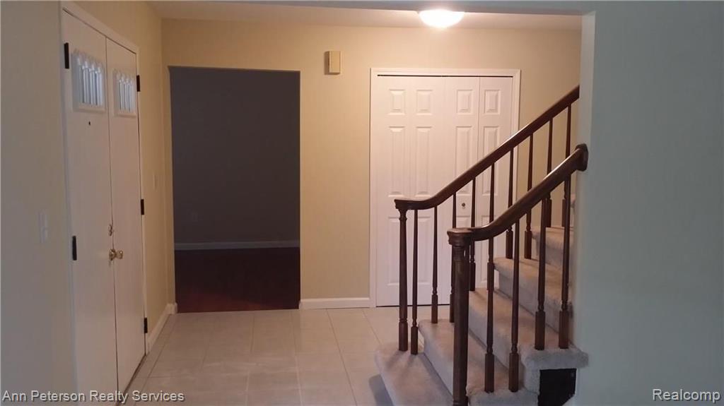 661 Ten Point Drive Rochester Hills, MI 48309 - Photo 17 of 43