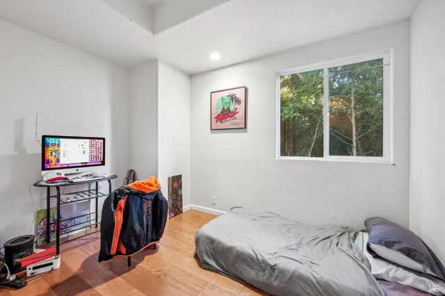 $649,000 | 17506 Summit Avenue, Guerneville, CA 95446