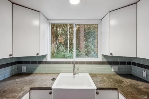 $649,000 | 17506 Summit Avenue, Guerneville, CA 95446