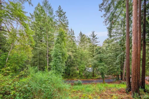 $649,000 | 17506 Summit Avenue, Guerneville, CA 95446