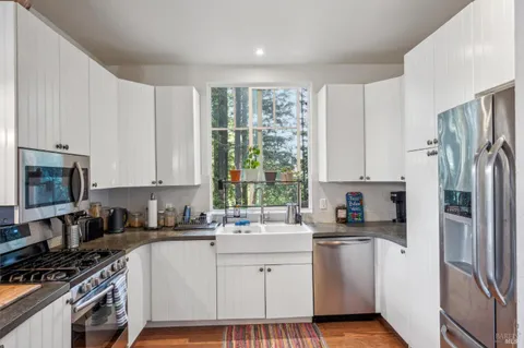 $649,000 | 17506 Summit Avenue, Guerneville, CA 95446