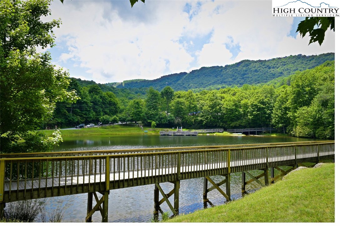118 Lakeledge Road Beech Mountain, NC 28604 - Photo 1 of 40 Gallery Image 1