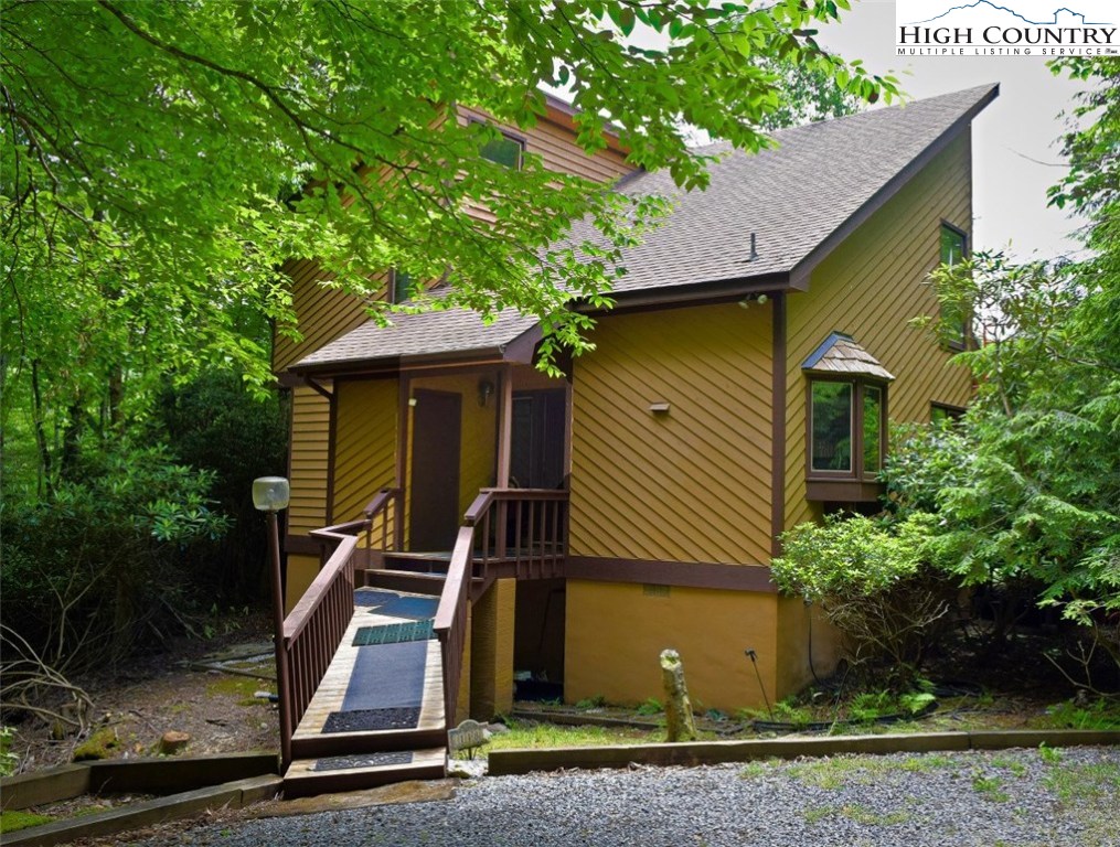 118 Lakeledge Road Beech Mountain, NC 28604 - Photo 2 of 40 Gallery Image 2